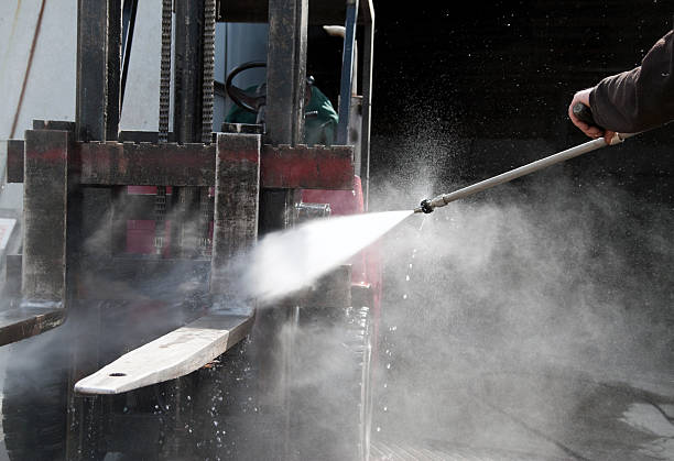 Best Driveway Pressure Washing  in Los Banos, CA